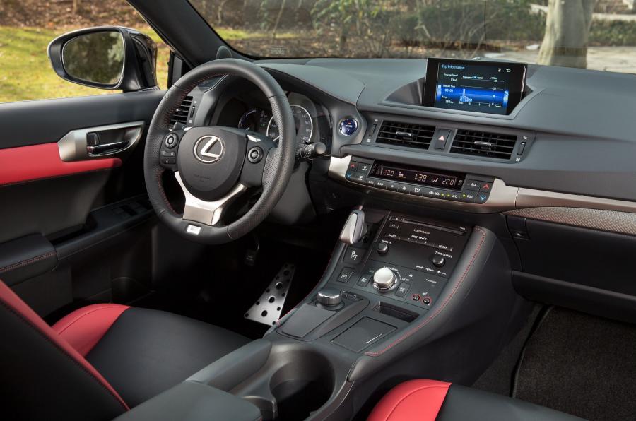  Lexus CT200h F-Sport Special Edition 2016 года  (фото 12 из 14)